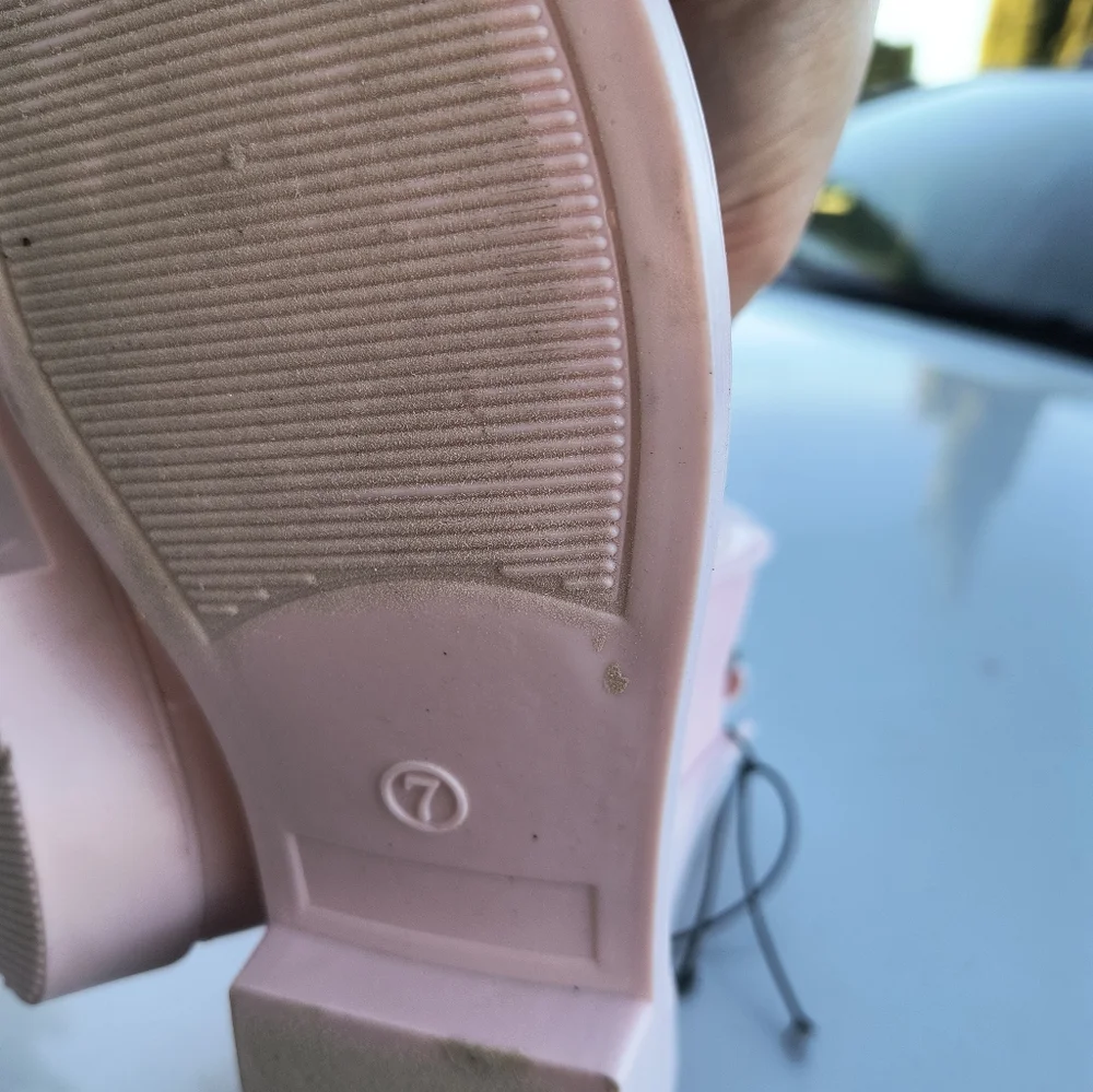 Boot - Picture 3 of 5